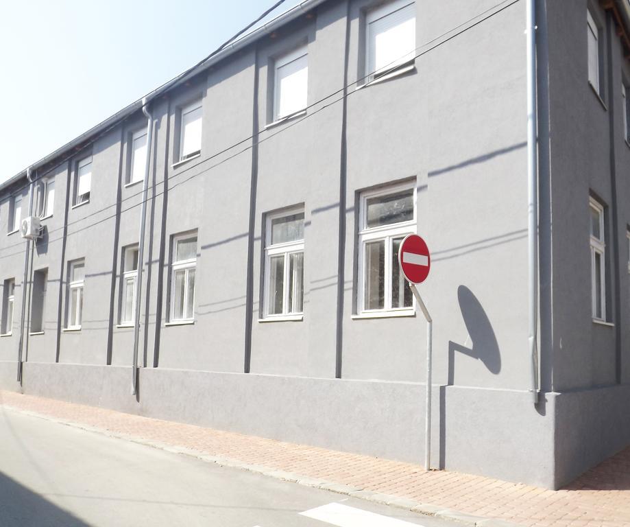 Apartmani Becicherecul Mare Cameră foto